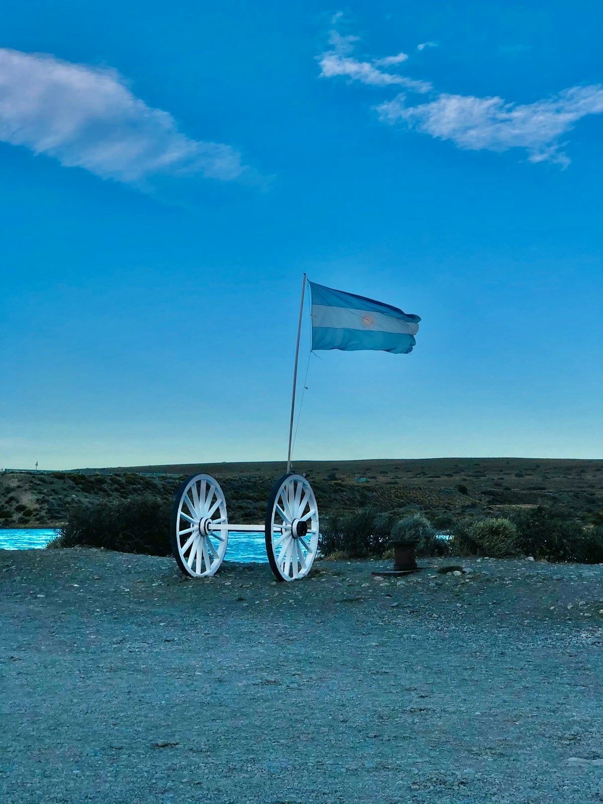 El Calafate waterfront on Lago Argentino with Patagonian mountains, Argentina